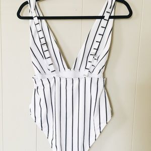 Cupshe Swim - Cupshe stripped one piece Cupshe Swim - Cupshe stripped one piece